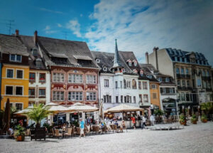 1 Dead, 2 Injured in ‘Allahu Akbar’ Knife Attack.